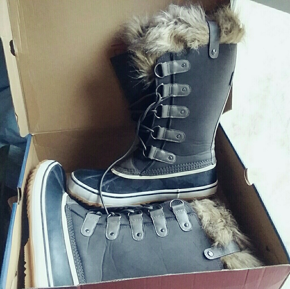 New in box, Jambu Edith, womens size 11